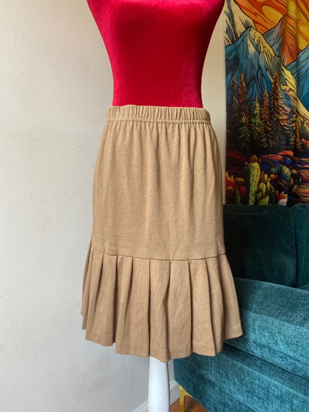 Vintage / Y2K Moda International beige midi skirt